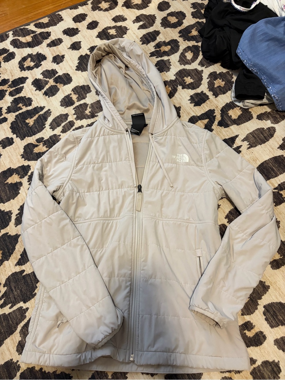 The North Face Women's Hooded Packable Puffer Jacket - Light Beige